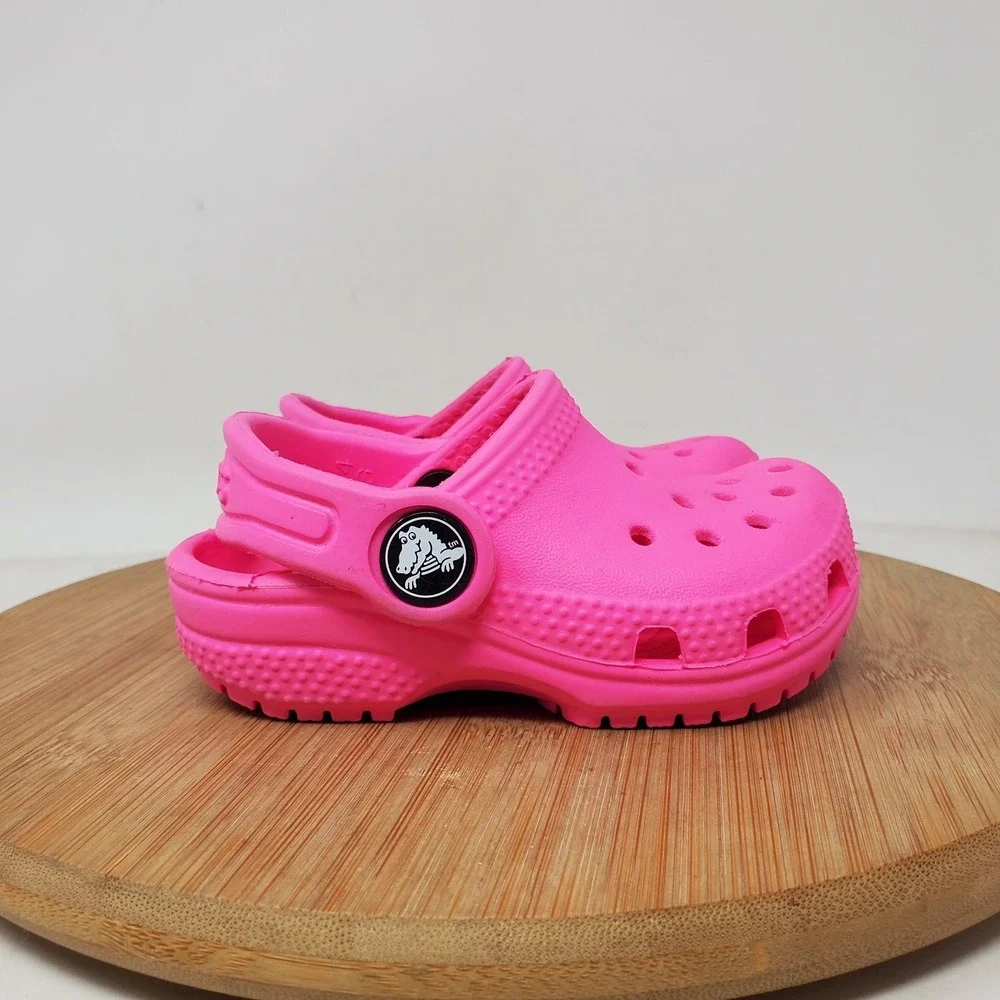 CROCS Classic Sandals Kids 4 Pink Clog Girls‎ Boys Play Water Shoes